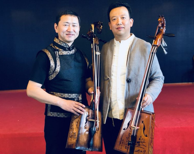 蒙古国马头琴乐团创始人及首席阿木尔巴雅尔_副本.jpg
