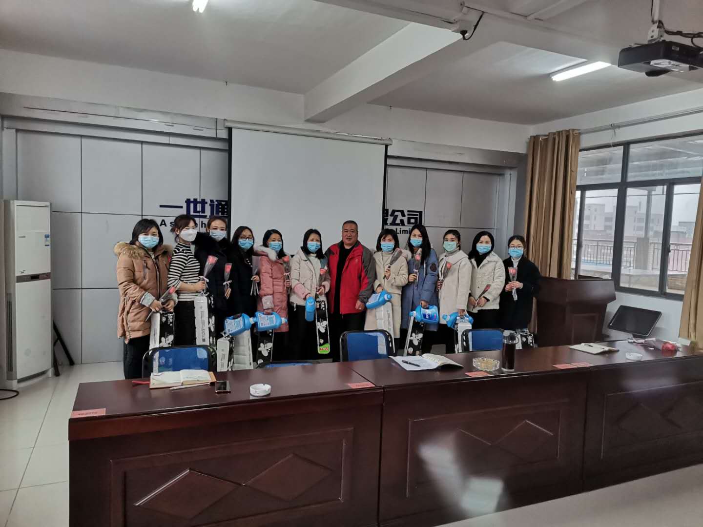 长沙一世通党支部开展三八妇女节活动