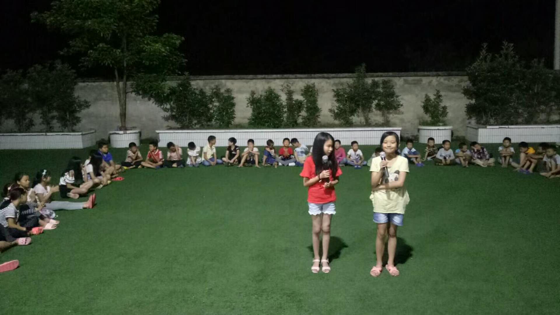 每周六文艺晚会