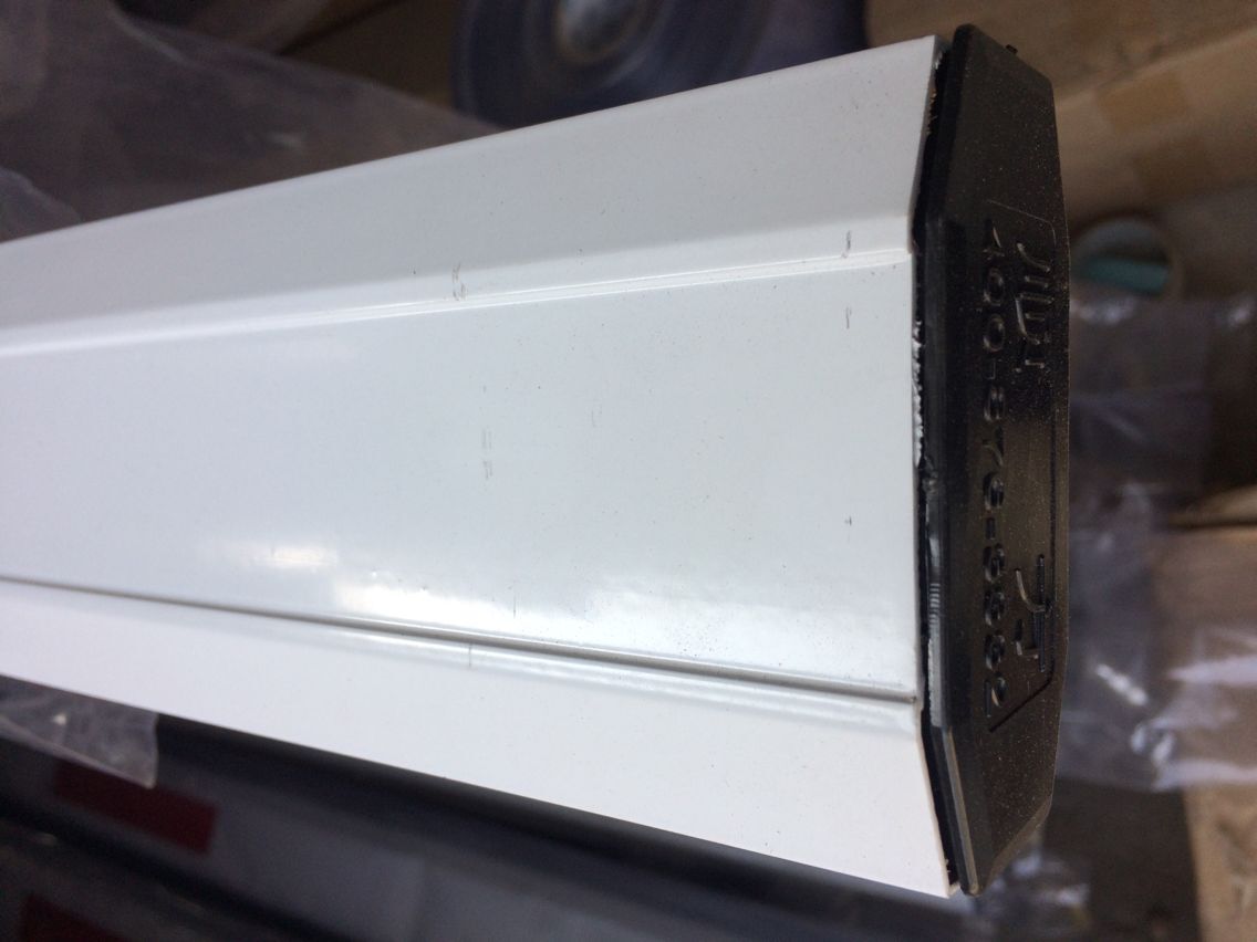 八角杆85*45-红白-4米-无孔