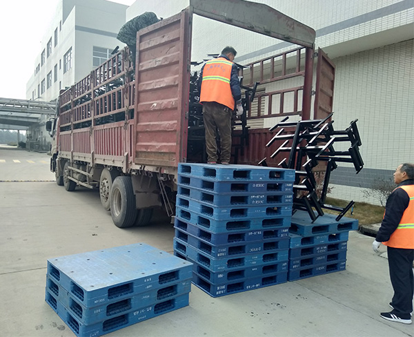 叶总统一餐桌架