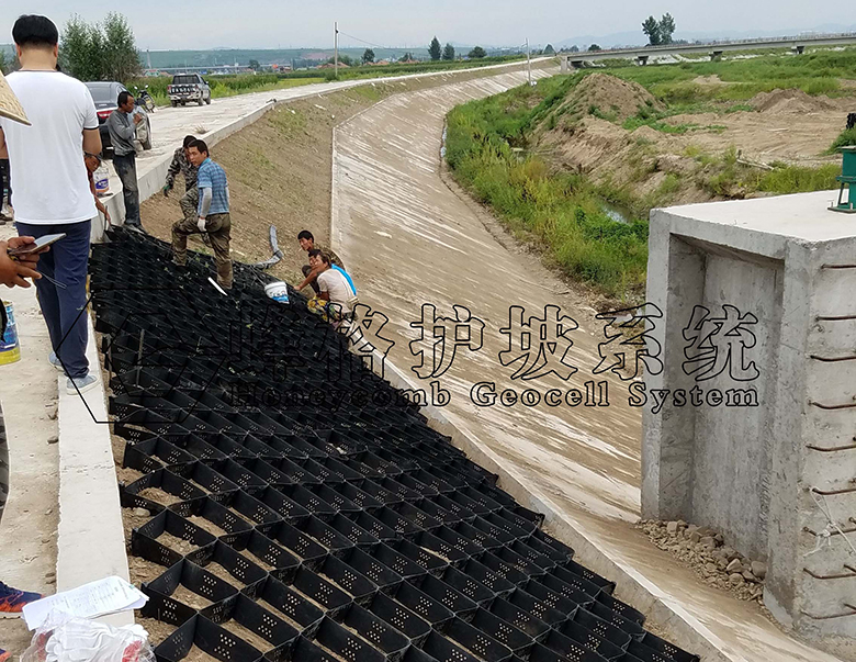 延吉布尔哈通河生态护坡工程竣工验收