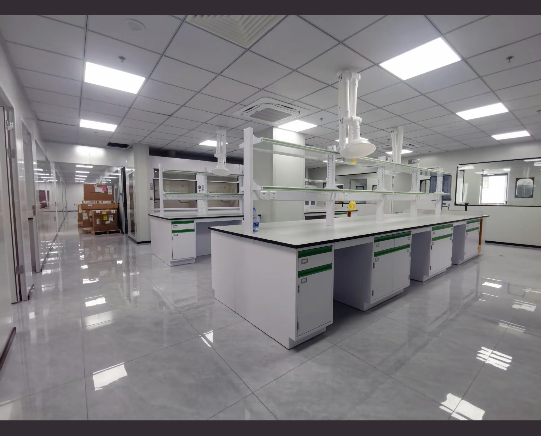 筑牢化學實驗室安全防線：從設施材質要求開始