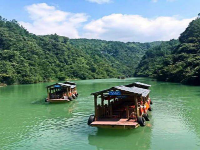 长沙-张家界-玻璃桥-天门山-玻璃栈道-凤凰古城双飞5日游