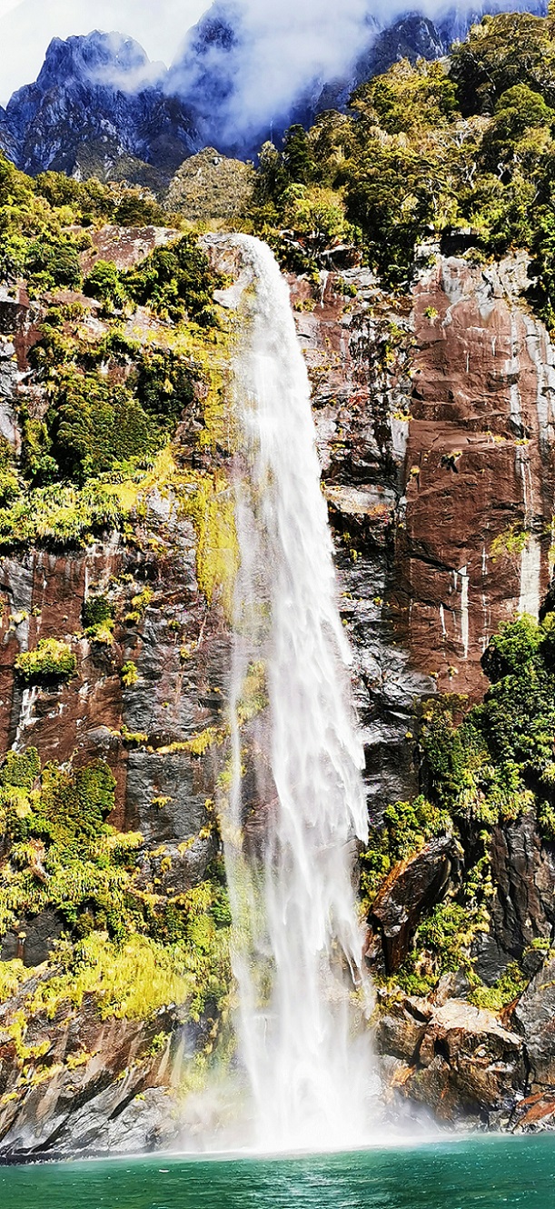 米尔佛德峡湾 (Milfordsound)