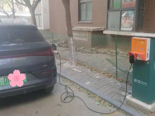 高速公路充电桩