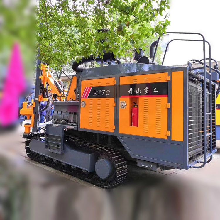 KT7C型一体式露天潜孔钻车