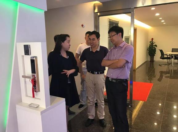 海南大学领导一行莅临宅美智能总部考察